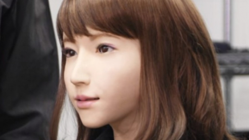 Японска телевизия смени водещата си с робот, казва се Ерика и е неотличима от истински човек