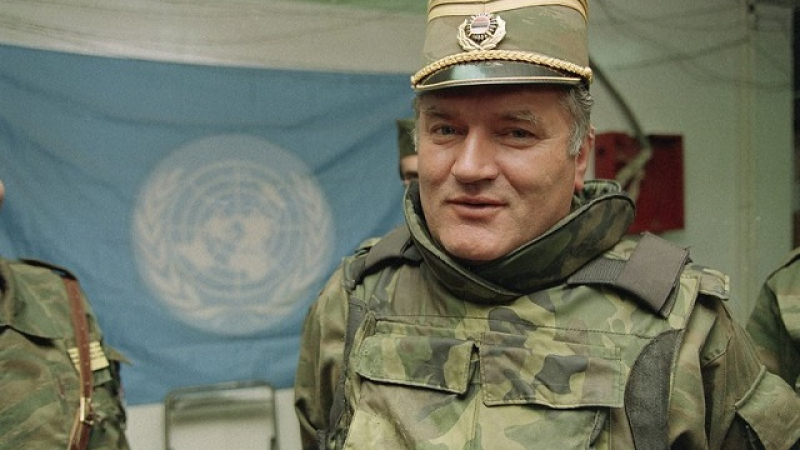 Адвокатът на Ратко Младич: Генералът ще умре всеки момент!