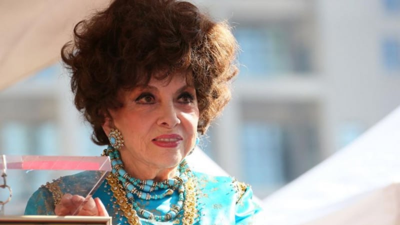 Тя е истинска звезда! Дори и на 90 години Джина Лолобриджида изглежда зашеметяващо (СНИМКИ)