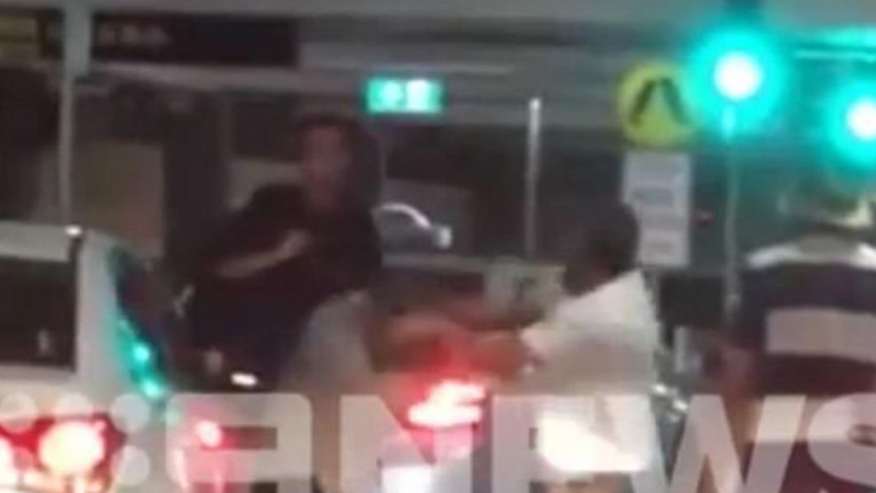 Брутална агресия на летището в Мелбърн! Подивял клиент смля таксиджия и избяга с колата му (ВИДЕО)