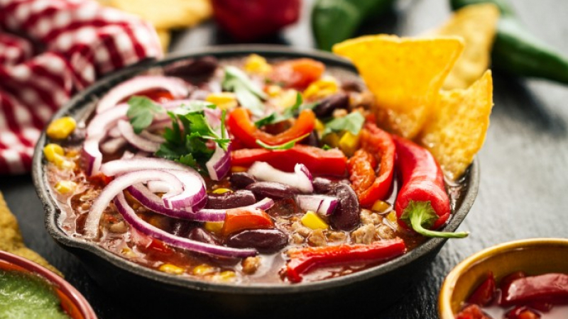 Как да си приготвите мексиканска тако супа, пикантна и сгряваща през зимата