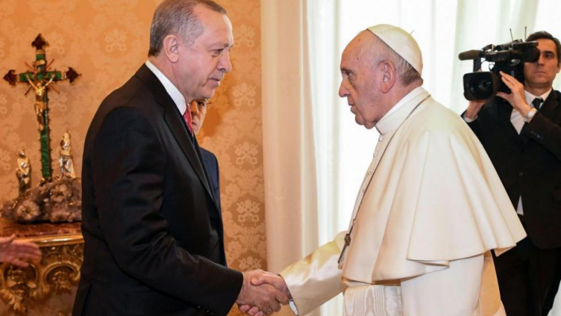 Ердоган и папа Франциск на знакова среща - обсъдиха напрежението на изток под зорка охрана (СНИМКИ/ВИДЕО)