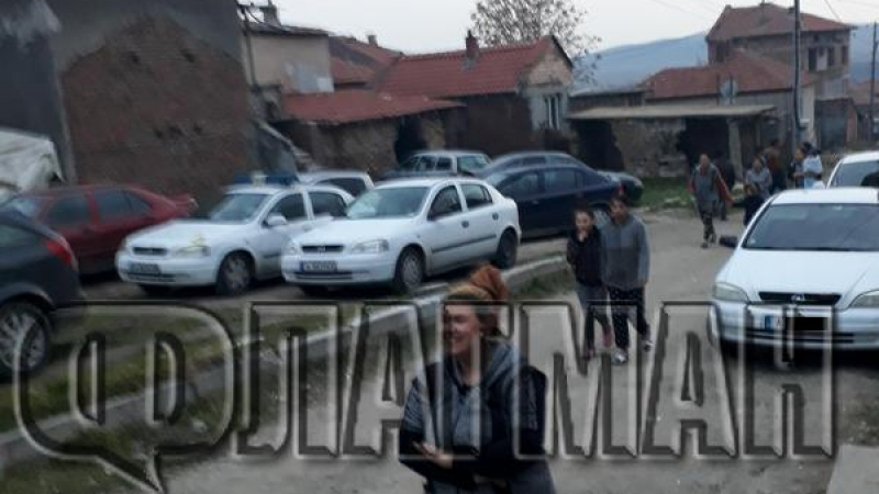 Ексклузивни СНИМКИ от ромската махала на Айтос след зверското убийство на Асен Пуров