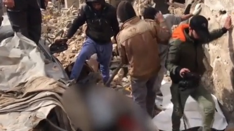 Шокиращо ВИДЕО (18+) показва телата на жертвите от Мосул: Трупове на жени и деца лежат разпокъсани на улиците