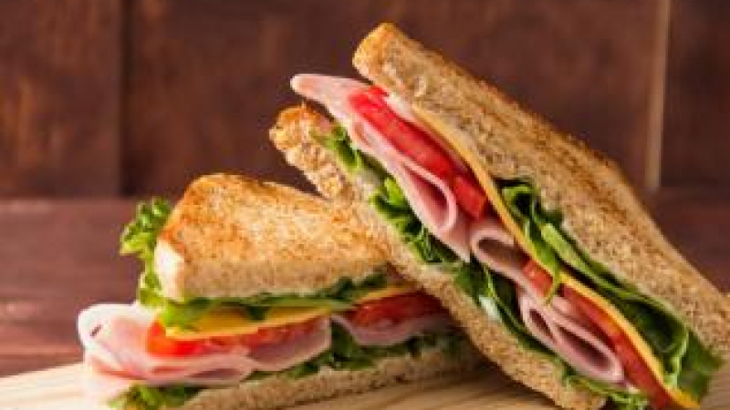Уникални рецепти за сандвичи, подходящи за излет и пътуване (СНИМКИ)