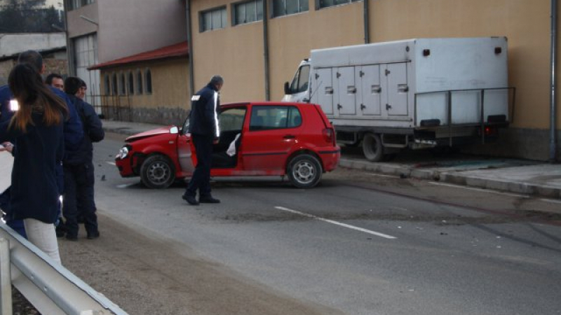 Смолянски бизнесмен бере душа след удар от 20-годишна шофьорка