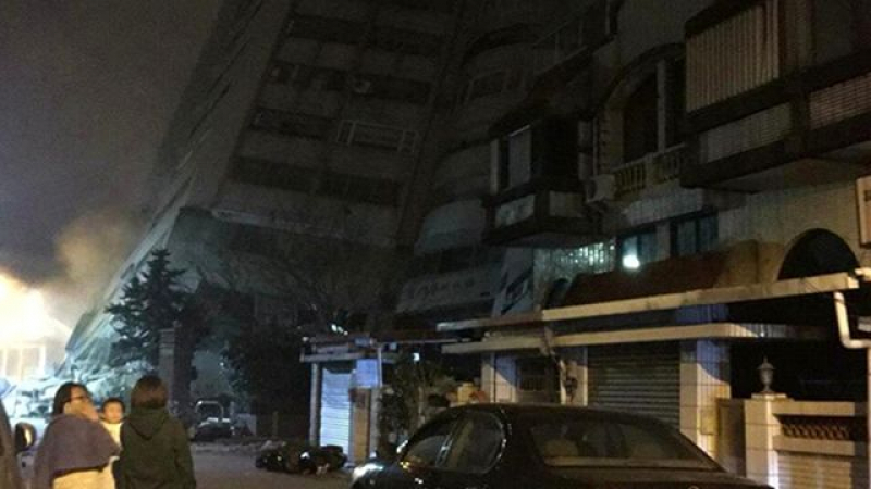 Ужасяващи СНИМКИ/ВИДЕО показват разрушенията след силния трус в Тайван 