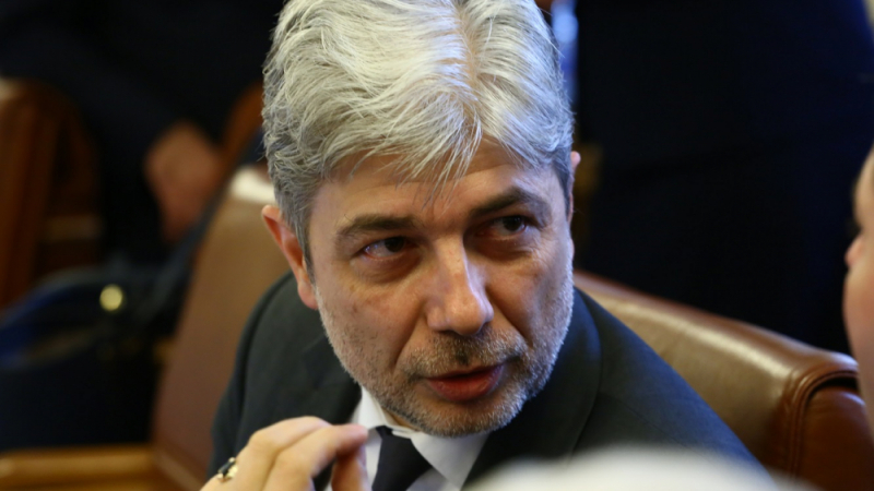 Министър Нено Димов за рокадите в кабинета: Не съм убеден, че подобен тип оставки решават проблемите