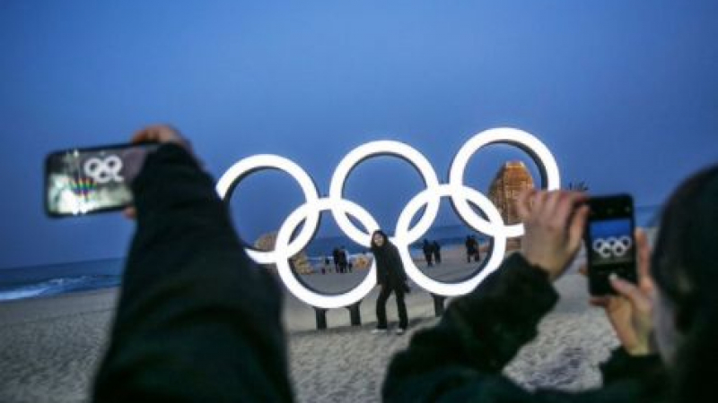 Историческо събитие: Високопоставена дама от Пхенян посрещнаха на Олимпиадата в Пьонгчанг (СНИМКИ/ВИДЕО)