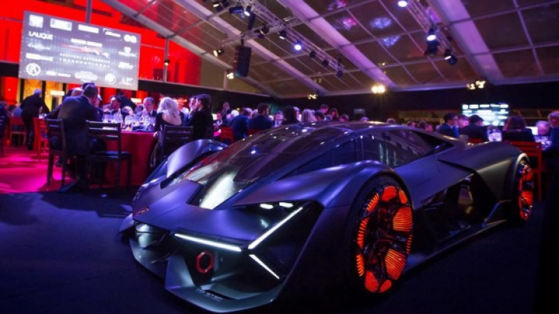 От Lamborghini смаяха парижани с електрическата Terzo Millennio (СНИМКИ)