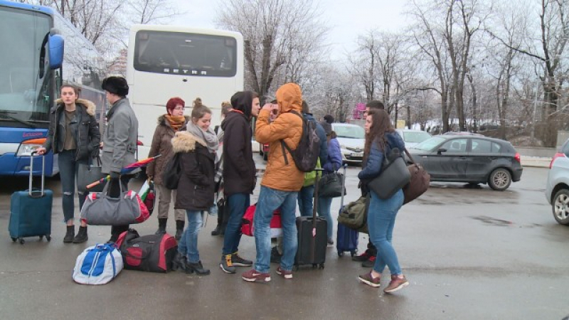 Ученици от столично школо тръгнаха на екскурзия за Пловдив и преживяха най-големия си кошмар (ВИДЕО)
