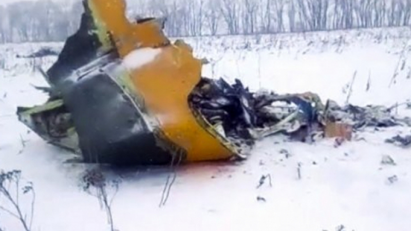 Първо ВИДЕО, запечатало момента на трагичната катастрофа на пътническия самолет, който се разби край Москва 