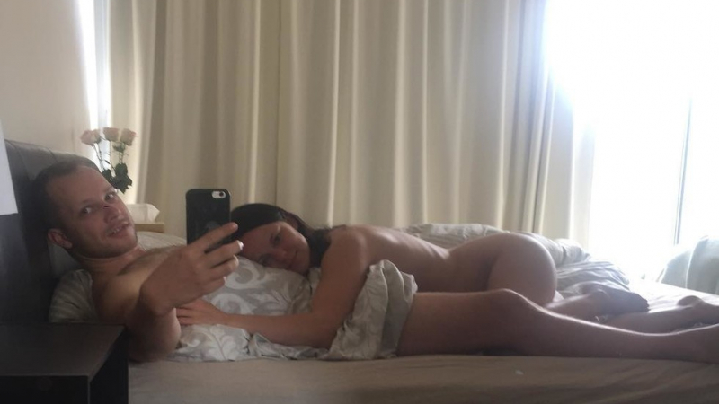 Палава секси двойка: Публикуваме се голи в Инстаграм, за да направим света по-прозрачен (СНИМКИ 18+)