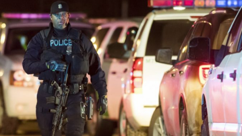 14-часова драма в Детройт завърши с четири трупа и ранени полицаи 