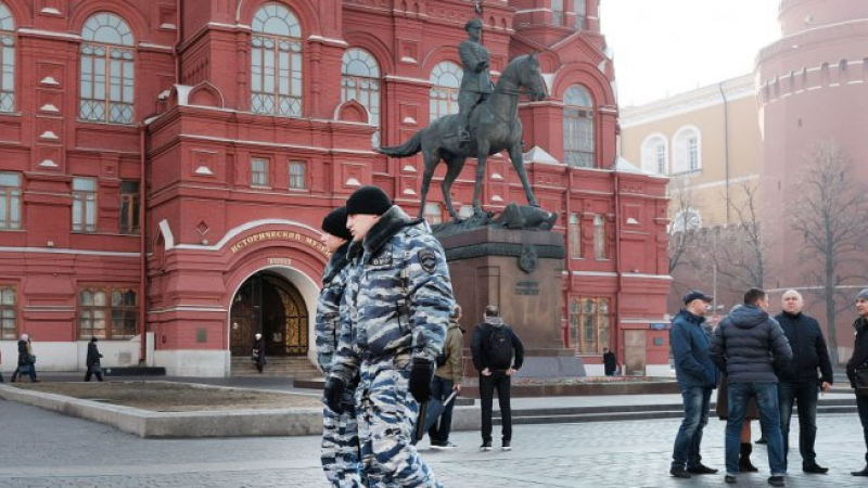Руски депутат е "изпратил" белия прах до посолствата в Москва