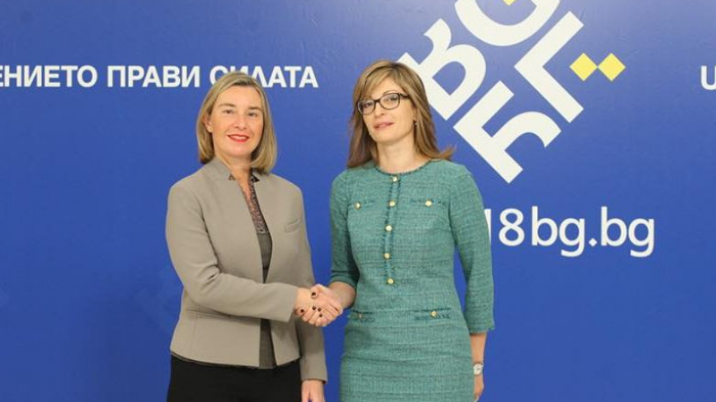 Могерини и Захариева в София: Скопие и Тирана могат да започнат преговори за ЕС още през юни