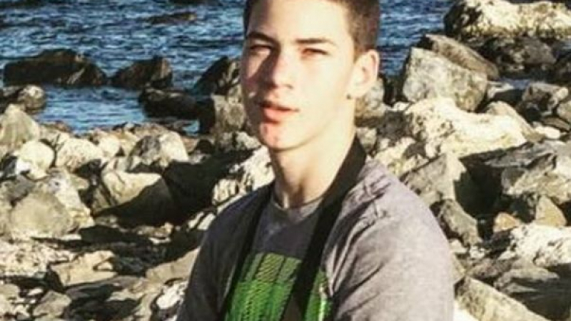 Десетки дариха кръв за 17-годишния Александър, състоянието му остава критично 