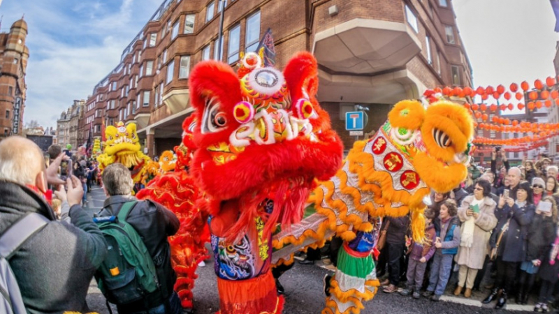 Как отбелязаха Китайската нова година в Лондон (СНИМКИ)