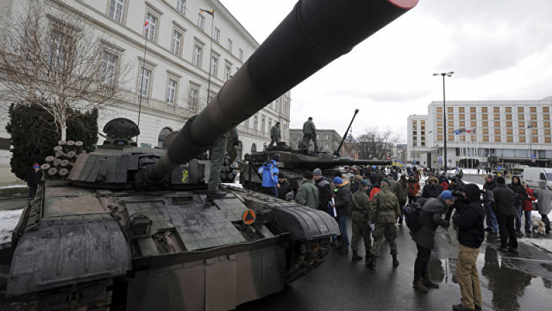 На Европа й трябват повече танкове за борба с ИД и с Русия  