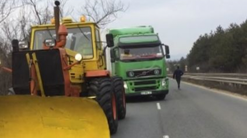 Български шофьори се жалват от наглостта на турските тираджии, предизвикали мелето край Ботевград 