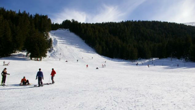 Данъчни подпукаха баровците по ски пистите