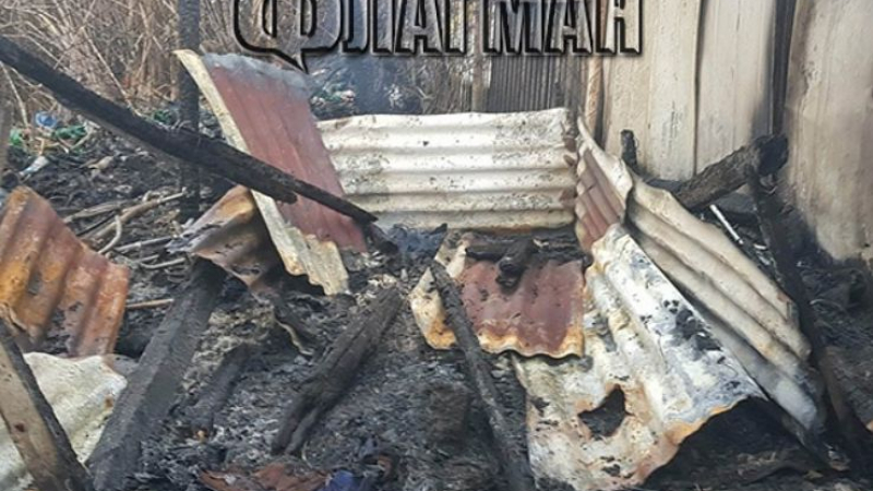 Четирима се спасиха на косъм от горяща къща в Карнобат