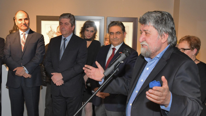 Двама президенти и цар откриха изложба на Вежди Рашидов в столична галерия