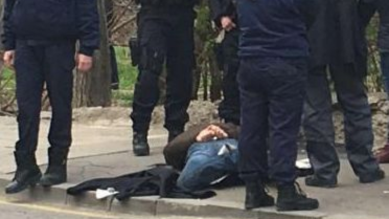 Повдигнаха обвинения на сутеньори от „Мулен Руж“ в Банско, чакат се още арести