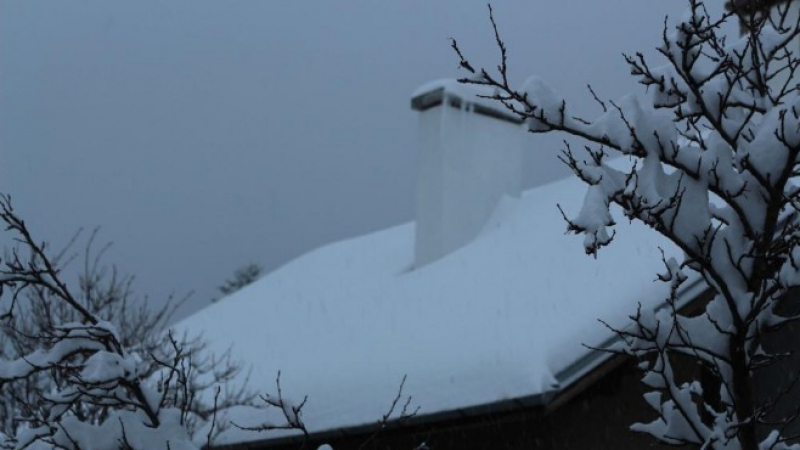 Снегокалипсисът в страната удари най-мощно Враца - 35 см сняг, а живакът падна до... 
