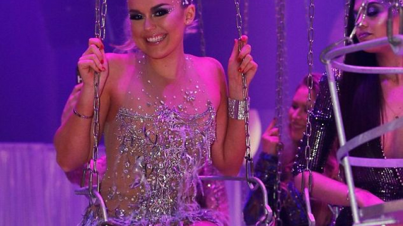 Певица показа интимната си зона и смути всички на партито на топманекенката Наталия Водянова (СНИМКИ)