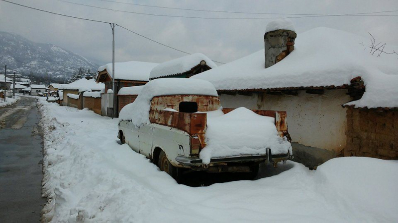 В 21-ви век жители на хисарско село бедстват 8 дни без хляб!
