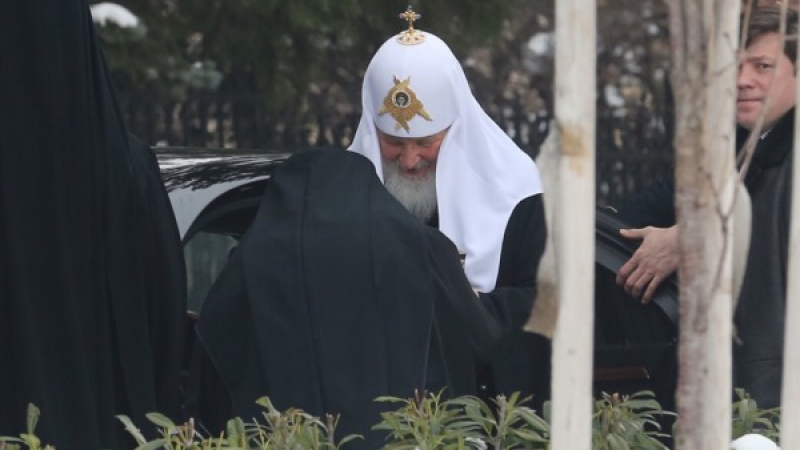 Патриархът на Москва и цяла Русия кацна в София (СНИМКИ)