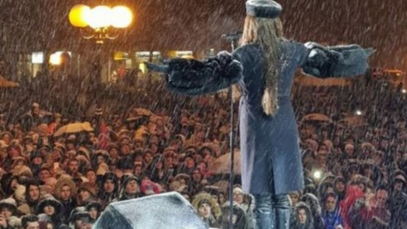Цеца направи нещо невиждано в Лазаревац пред 10 000 в преспи сняг (СНИМКИ/ВИДЕО)