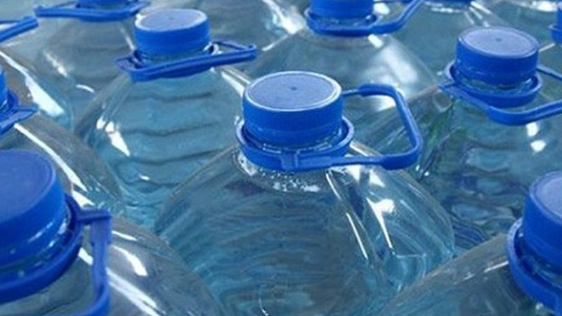 Експерти посочиха какво може да се пие повторно от пластмасови бутилки