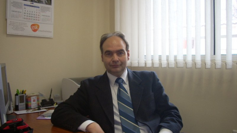 Психиатър и стар познат на д-р Димитров с лоша прогноза за здравето на медика след стреса от схватката с Плъха и ареста