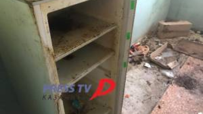 Ето го хладилника, където открили умъртвеното от майка си бебе в Средногорово (СНИМКИ)