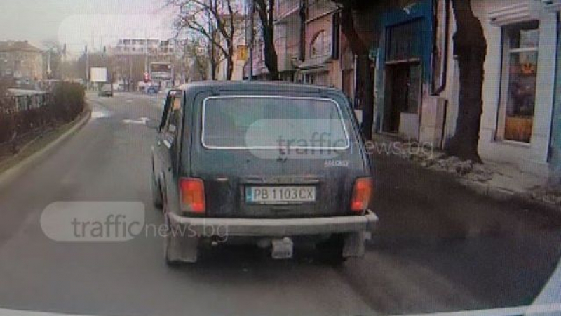 Този наглец опитал да предизвика катастрофа в Пловдив, нервиран, че не го пускат! (ВИДЕО)