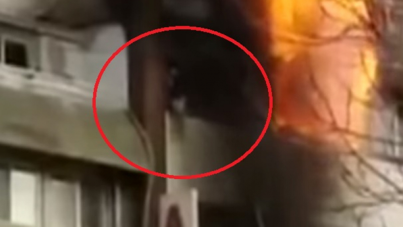 Мобилен телефон експлодира в турски хотел и настана огнен ад! Жени пищят и скачат в паника от петия етаж (ВИДЕО 18+)