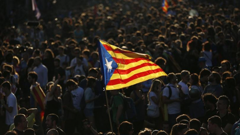 Предлагат референдум за конституция на Каталуния