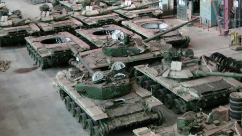 Египет ще сглоби 400 руски танка Т-90/СК   