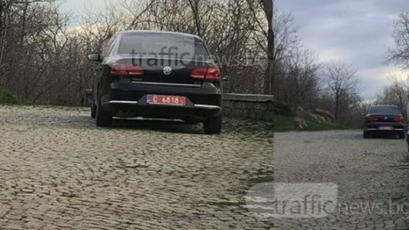 Дипломатически автомобил гази нагло правила и закони в Пловдив (СНИМКИ)
