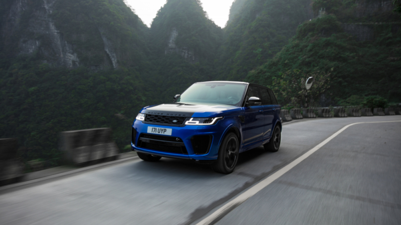 Разбивачът на суперавтомобили: Range Rover Sport SVR поставя рекорд на пътя Тианмен