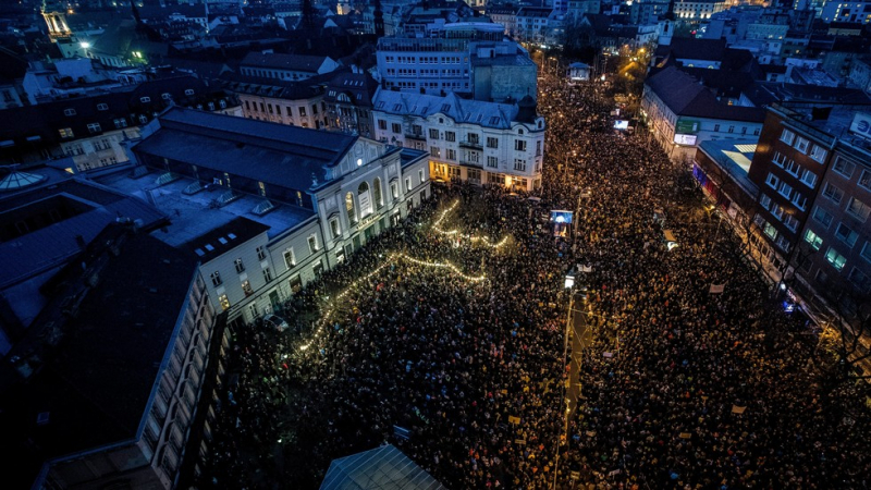 Десетки хиляди словаци излязоха по улиците