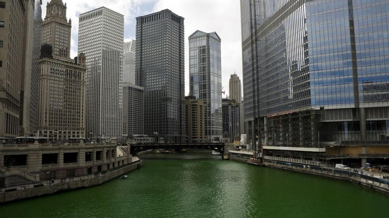 Река Чикаго "светна" в зелено за Деня на свети Патрик (СНИМКИ/ВИДЕО)