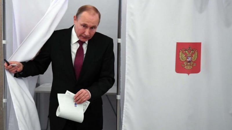 Путин упражни правото си на глас (СНИМКИ)