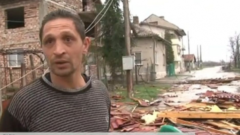 Жител на Враца за свирепия ураган: Огън като от ламя изскочи от жиците, паднах да се моля, но после се случи най-лошото (СНИМКИ)