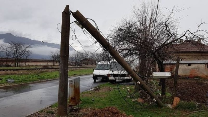 Паниката все още се усеща във Врачанско, след ураганния вятър!