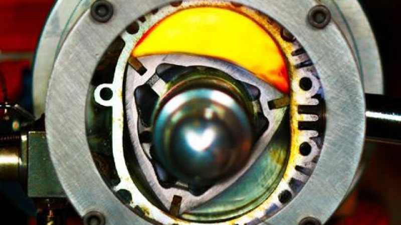Поглед в сърцето на Ванкеловия двигател (ВИДЕО)