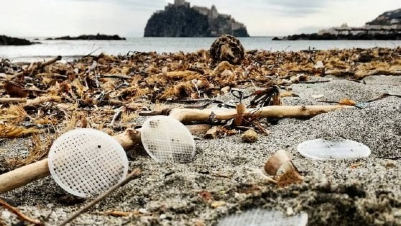 Мистериозни дискове буквално затрупаха бреговете на Италия