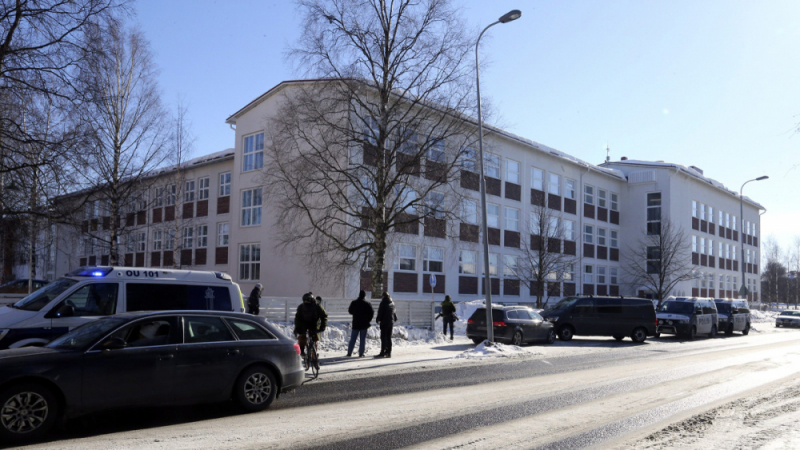 Нов кошмар! Въоръжен нахлу в училище във Финландия, учениците са вътре!